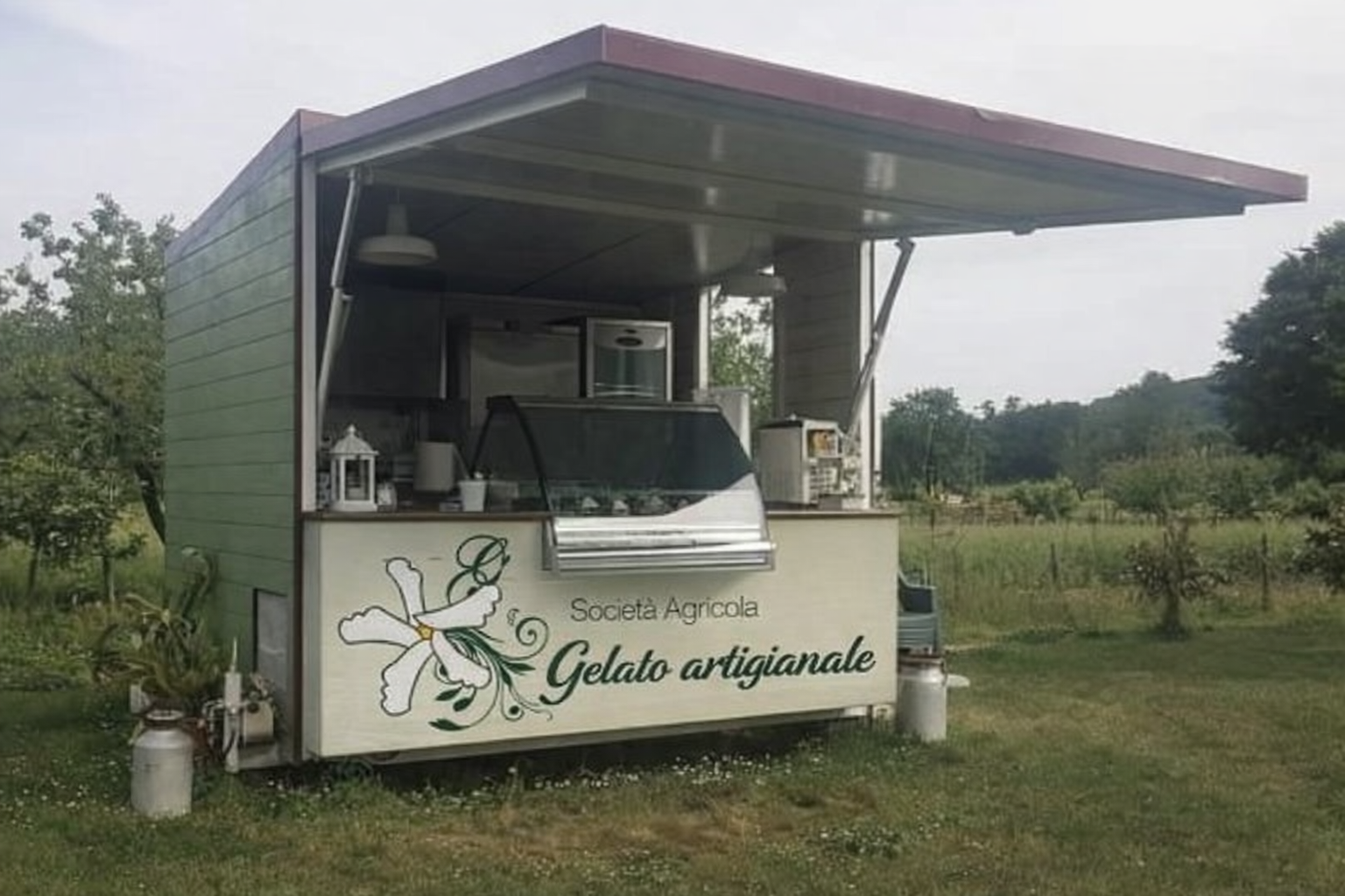 Apertura estiva gelateria